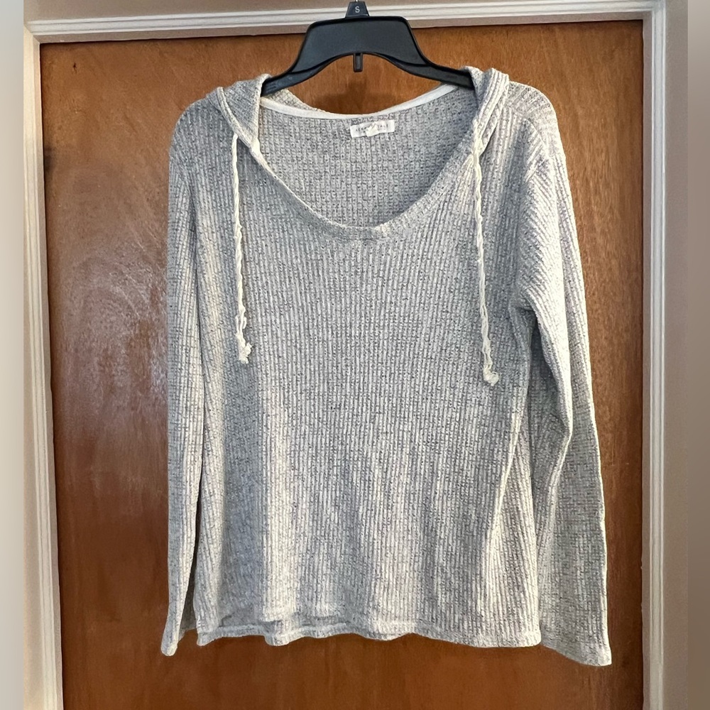 Aeropostale Women’s Gray Lightweight Thermal Knit Scoop Neck Long Sleeve Hoodie